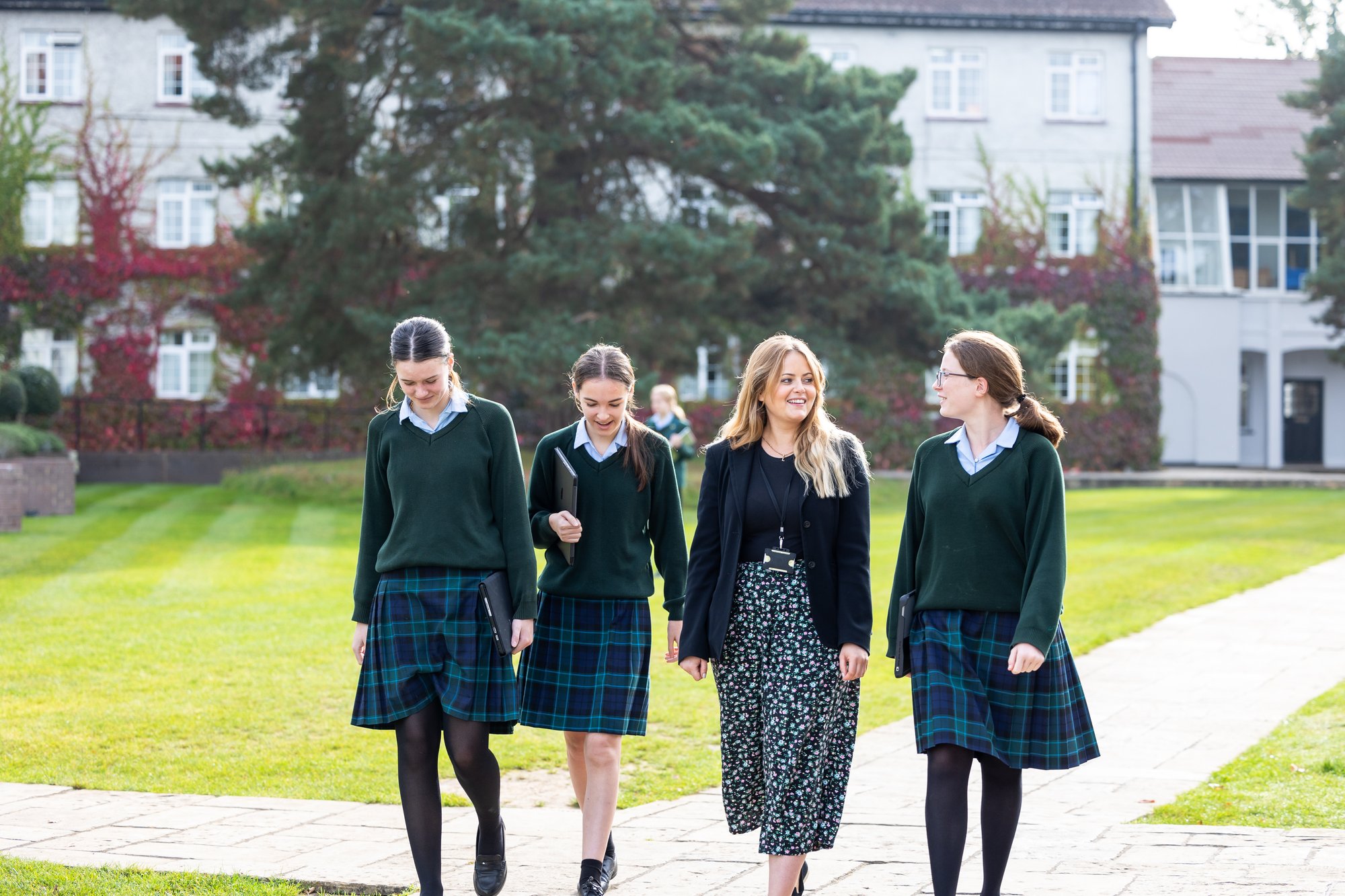 Downe House Upper School Pupils with Teacher