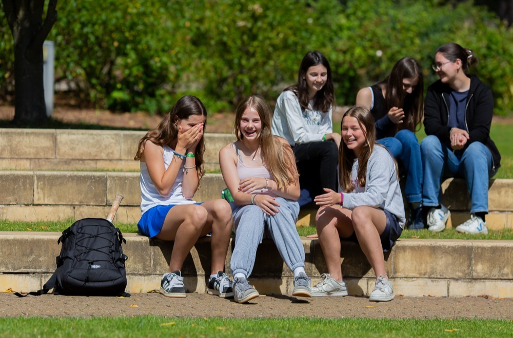malvern-college-summer-school---happy-students_54395698992_o malvern-college-summer-school---happy-students_54395698992_o